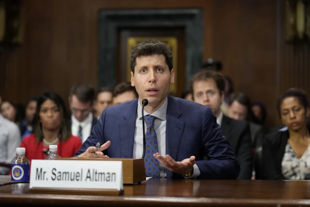 Le PDG d'OpenAl, Sam Altman, s'exprime devant la sous-commission judiciaire du Sénat sur la vie privée, la technologie et le droit.